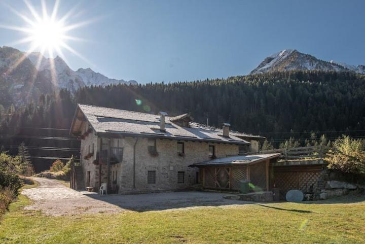 Chalet Rustico Bertolini Per Gruppi! Villa Vermiglio Ngoại thất bức ảnh